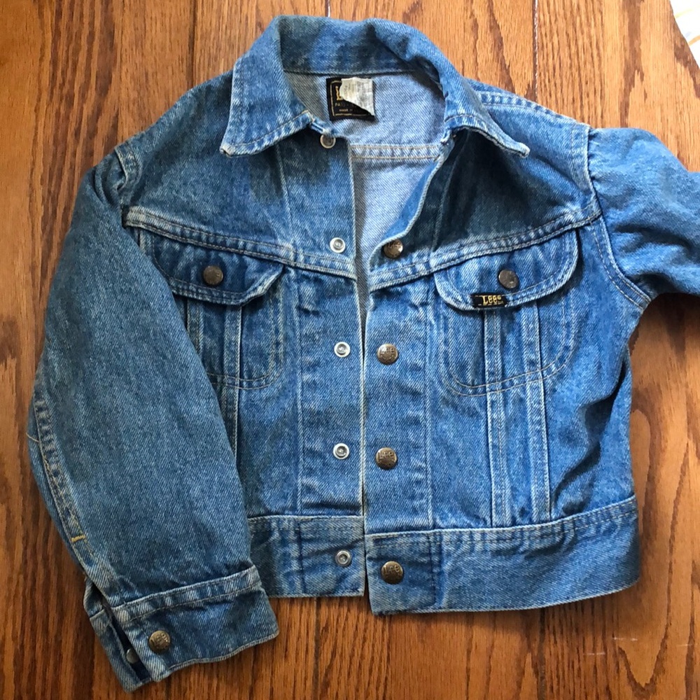 Vintage Lee non stretch denim jacket
💯 cotton